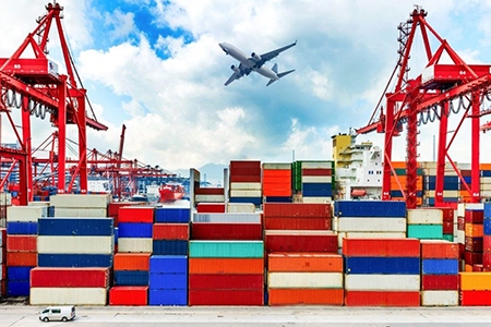 Xuất nhập khẩu hàng hóa cả nước giảm mạnh tháng đầu năm