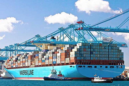Liners Turn to Surcharges as Reefers Get Diverted amid Plug Shortage at Chinese Ports