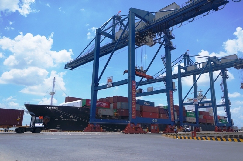 Giá xếp dỡ container xuất nhập khẩu tại cảng biển Việt Nam cần điều chỉnh để tiệm cận với các nước trong khu vực Giá xếp dỡ container xuất nhập khẩu tại cảng biển Việt Nam cần điều chỉnh để tiệm cận với các nước trong khu vực