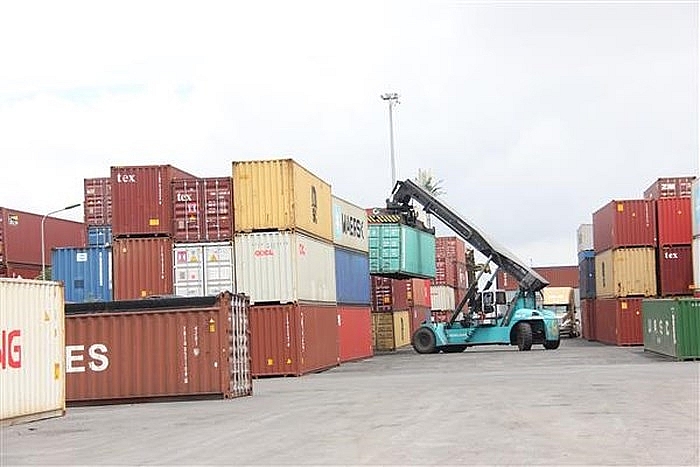 Lưu ý về đối với hàng hóa quá cảnh vận chuyển bằng phương tiện thủy nội địa Lưu ý về đối với hàng hóa quá cảnh vận chuyển bằng phương tiện thủy nội địa