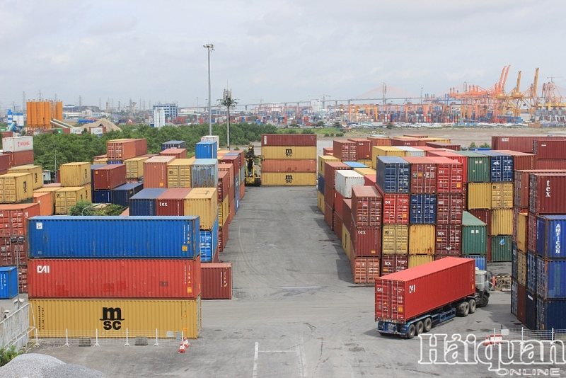 Hàng hóa xuất nhập khẩu tại khu vực cảng Hải Phòng. Ảnh: T.Bình. Hàng hóa xuất nhập khẩu tại khu vực cảng Hải Phòng. Ảnh: T.Bình.