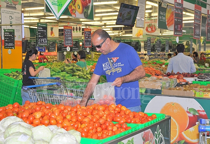 Hàng nông sản Việt Nam được bày bán trong siêu thị MM Mega Market Việt Nam