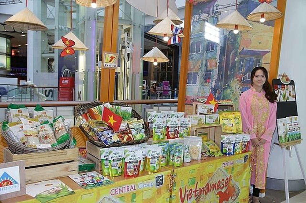 Central Group ký cam kết với Bộ Công Thương xuất khẩu hàng Việt Nam sang Thái Lan