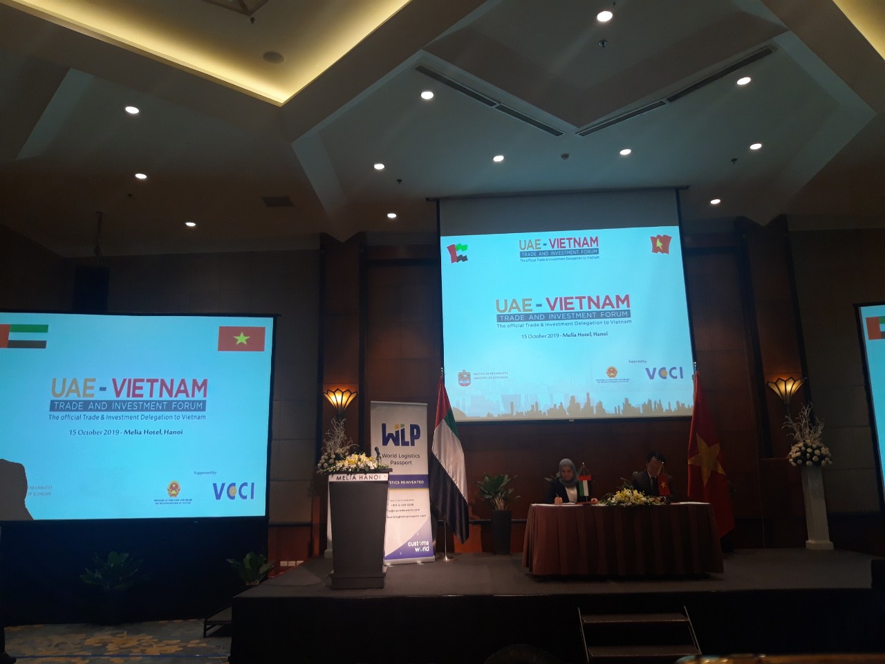Thỏa thuận hợp tác vận tải đa phương giữa Việt Nam và UAE