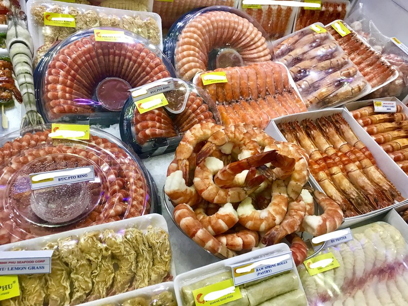Trong thời gian xảy ra dịch, xuất khẩu các sản phẩm tôm đã qua chế biến được tiêu thụ nhiều hơn. Trong thời gian xảy ra dịch, xuất khẩu các sản phẩm tôm đã qua chế biến được tiêu thụ nhiều hơn.