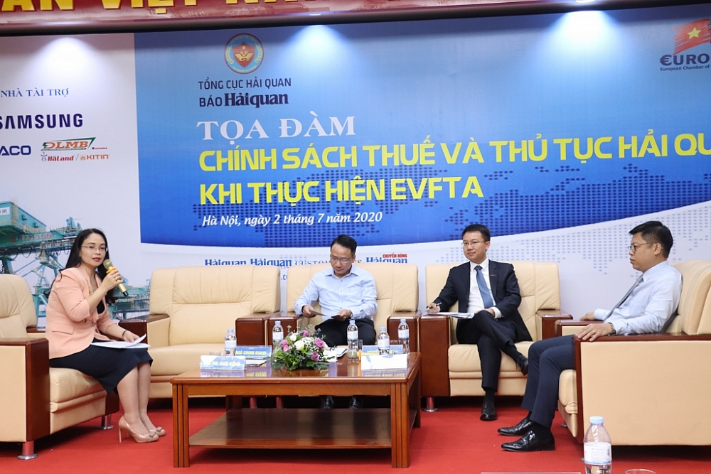 Các khách mời tham dự tọa đàm. Ảnh: Thái Bình Các khách mời tham dự tọa đàm. Ảnh: Thái Bình